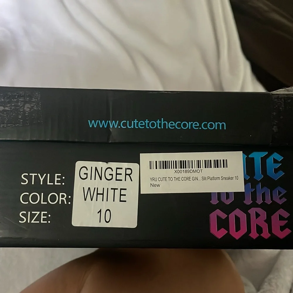 NIB cute to the core slit platform sneaker women’s 10